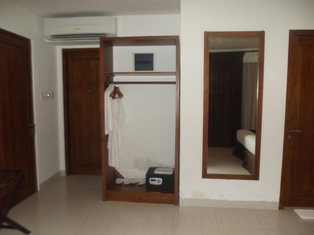 Luwansa Beach Hotel Лабуан Баджо Екстериор снимка