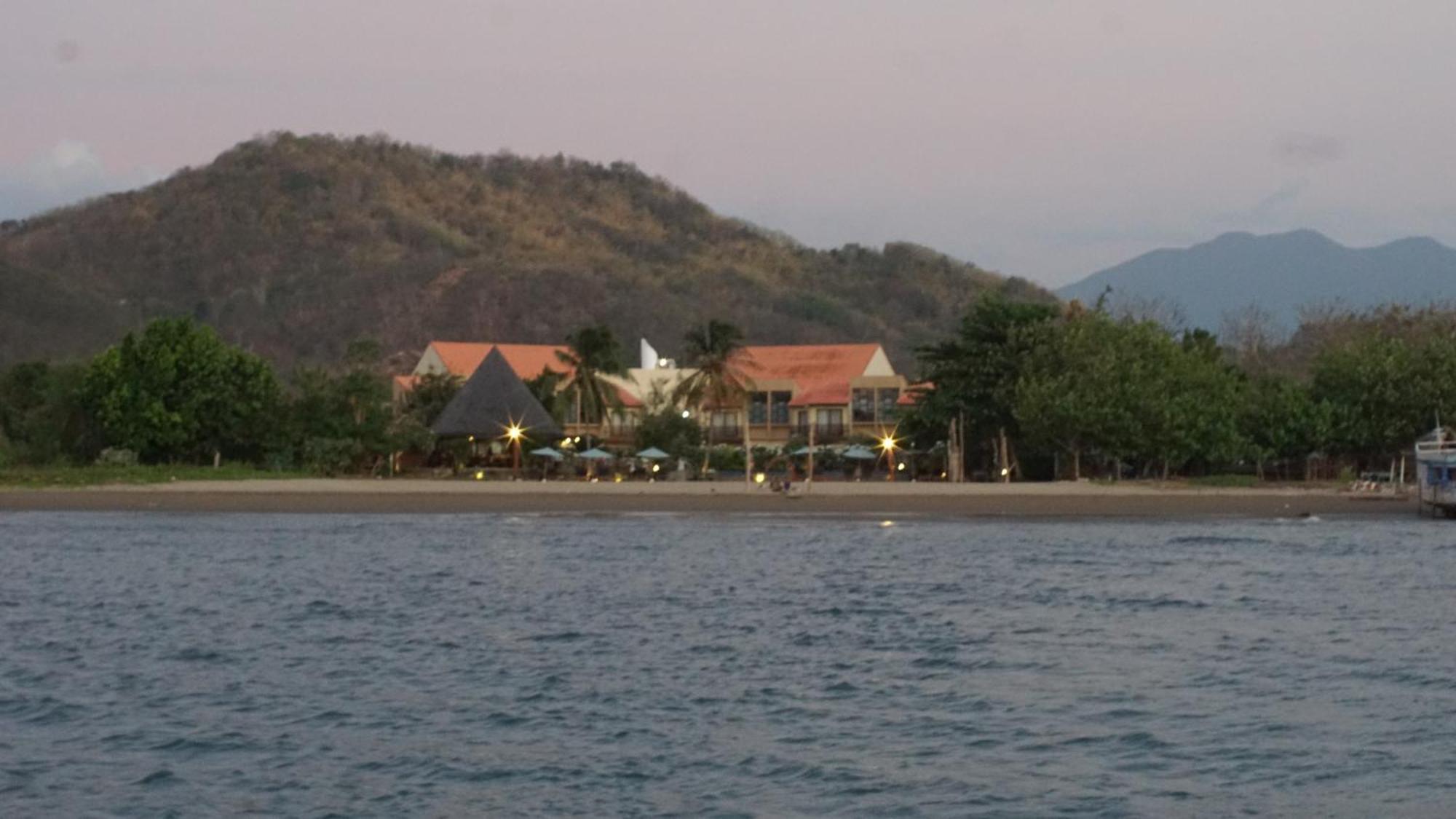 Luwansa Beach Hotel Лабуан Баджо Екстериор снимка
