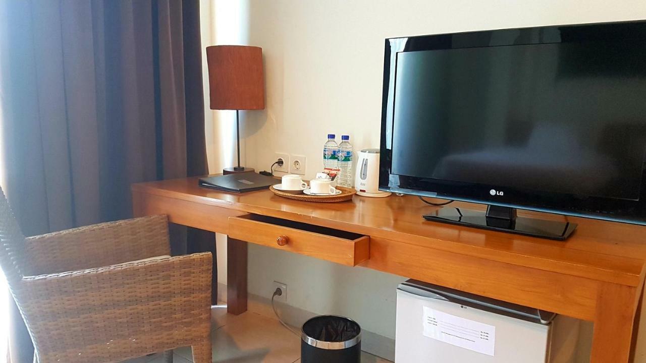 Luwansa Beach Hotel Лабуан Баджо Екстериор снимка