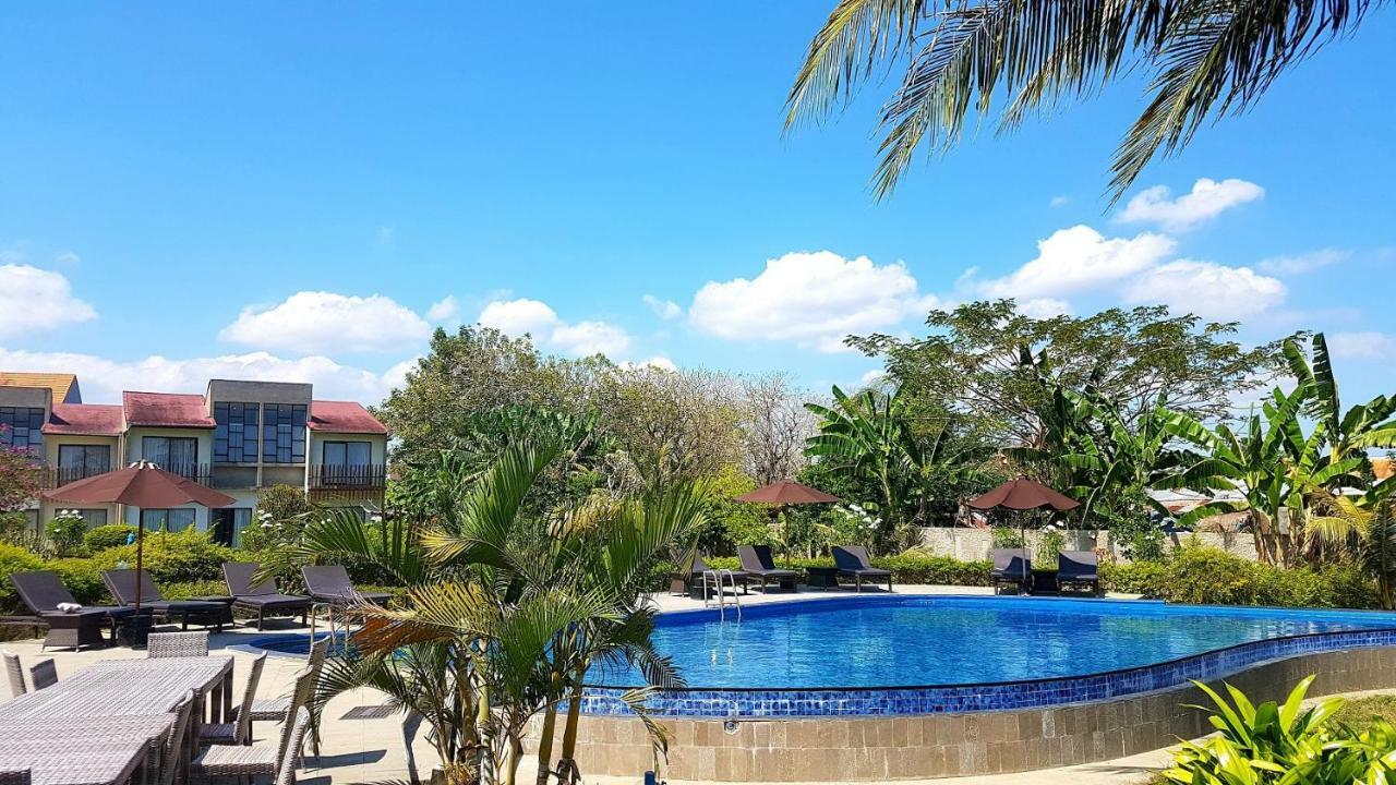 Luwansa Beach Hotel Лабуан Баджо Екстериор снимка