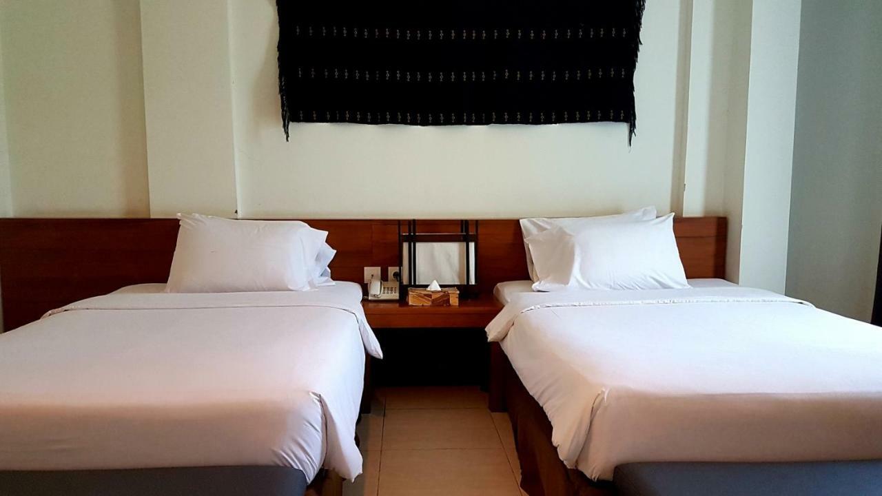 Luwansa Beach Hotel Лабуан Баджо Екстериор снимка